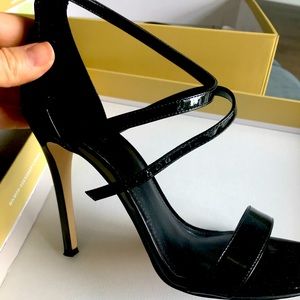 Michael Kors size 9 black patent sandals